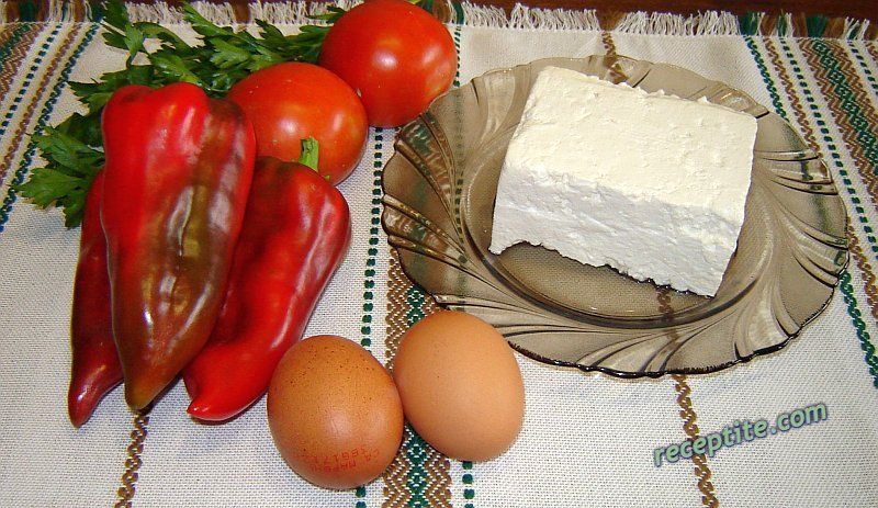 Снимки към Пълнени чушки с яйца и сирене в доматен сос