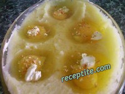 Снимки към Яйца с картофи на фурна