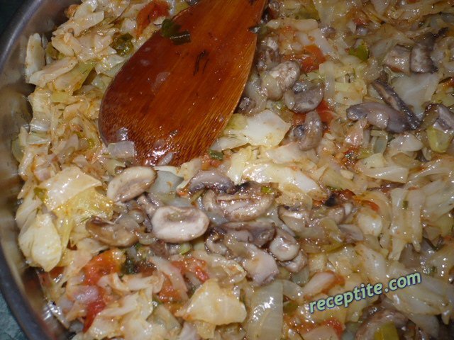 Снимки към Зеле с гъби на фурна