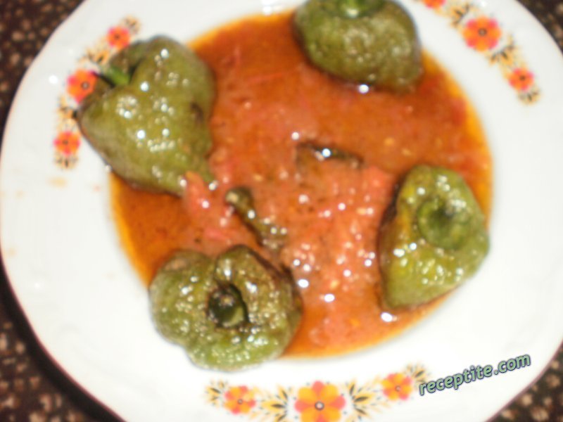 Снимки към Печени чушки с доматен сос
