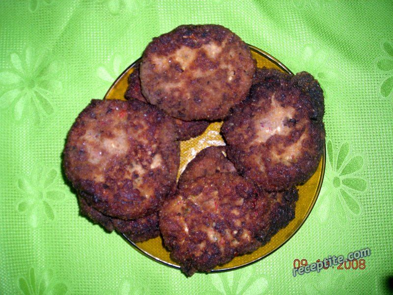 Снимки към Кюфтета от чушки със сирене