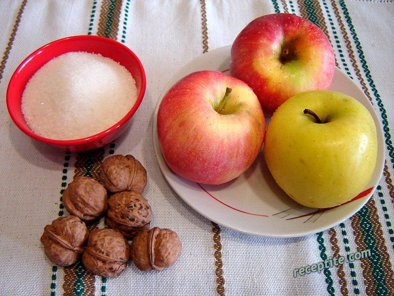 Снимки към Печени ябълки с орехи и канела