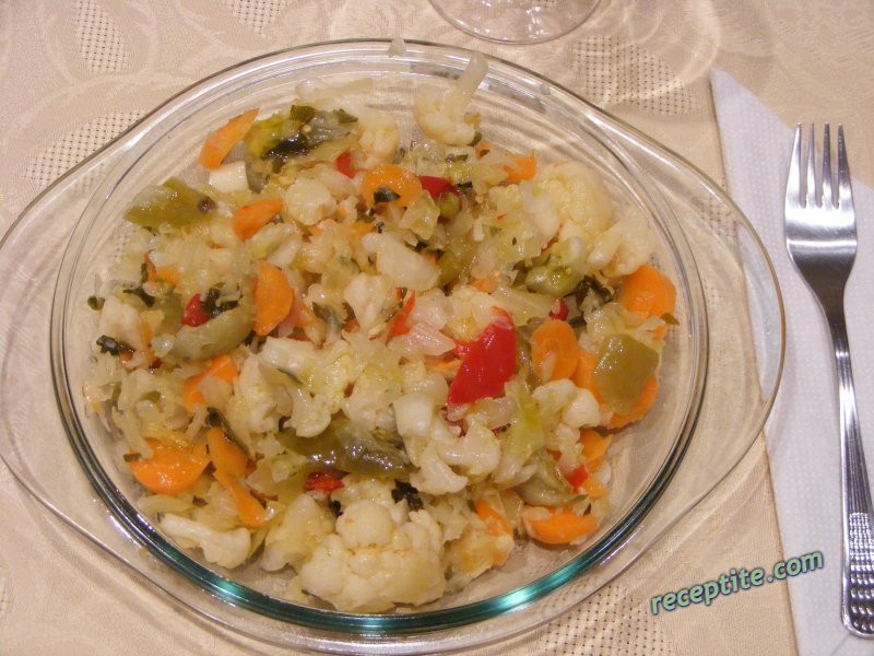 Снимки към Бърза туршия със зеле и чушки