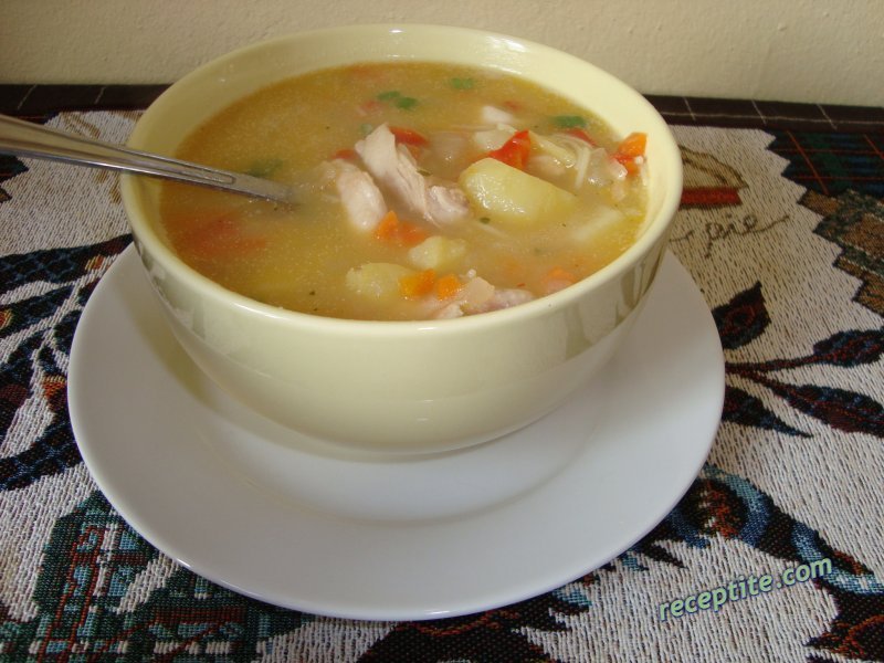 Снимки към Пилешка супа със зеленчуци