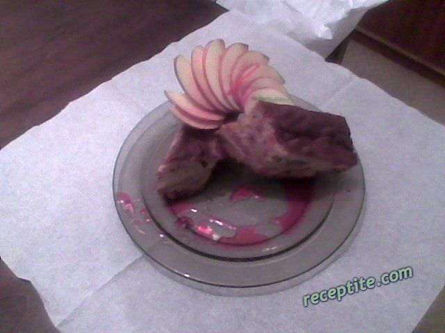 Снимки към Ябълков сладкиш с бисквити и ягоди