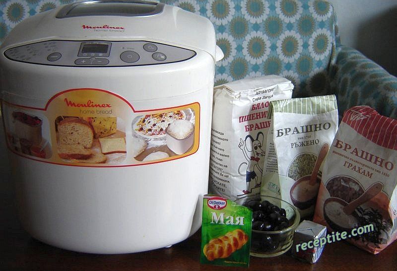 Снимки към Хляб с маслини и чушки от машина за хляб