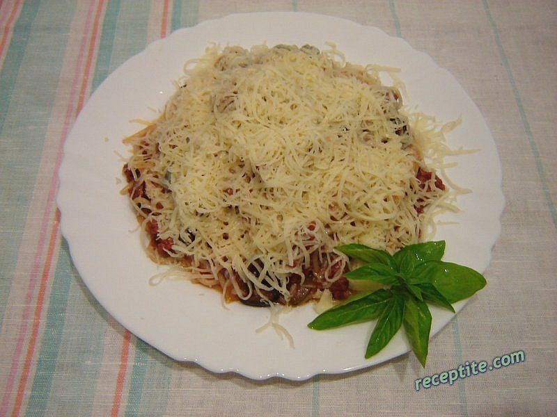 Снимки към Спагети с кайма и маслини