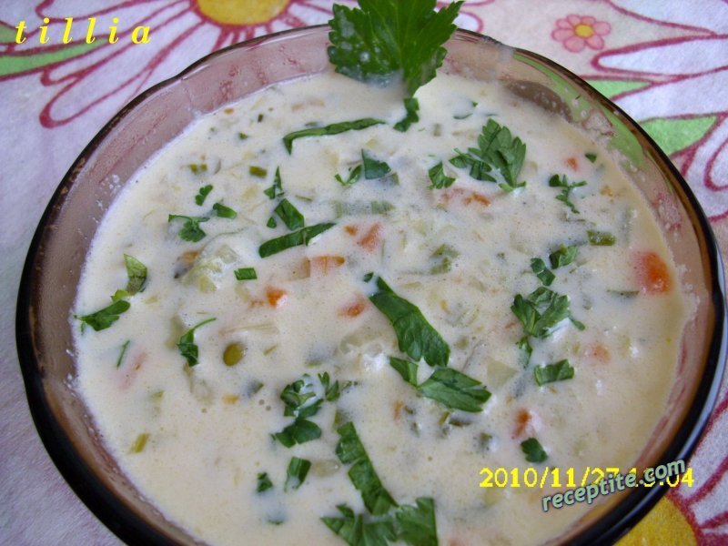 Снимки към Супа от зеленчуци, подправена с прясно мляко