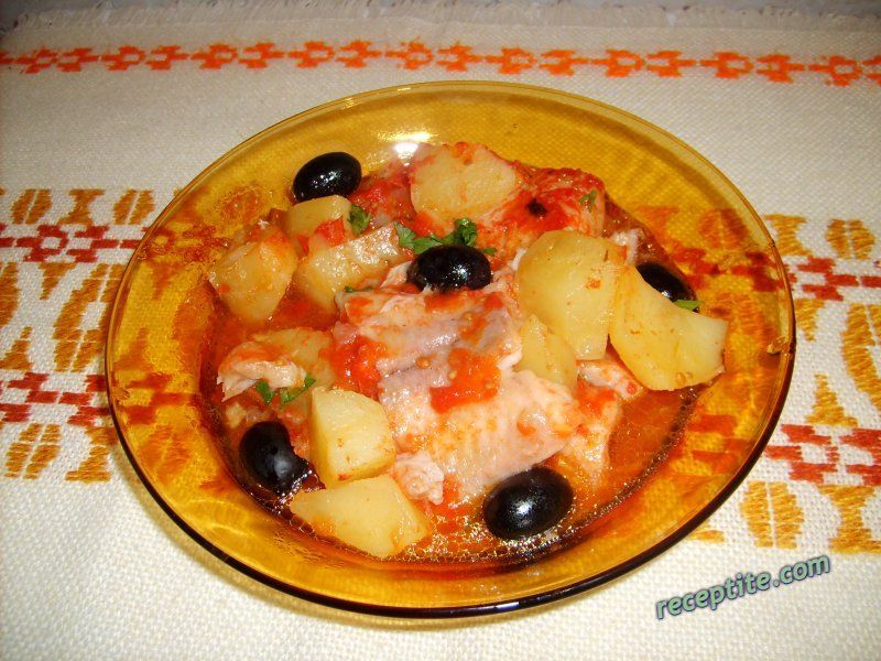 Снимки към Риба с маслини и картофи