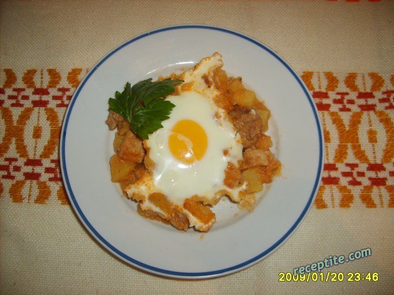 Снимки към Мусака с яйца на очи