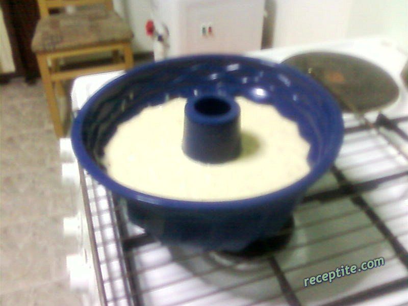 Снимки към Кекс с ябълки и орехи