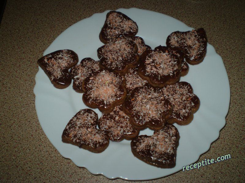 Снимки към Коледни звездички с ядки и глазура