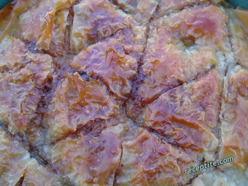 Снимки към Домашна баклава с плънка и грис