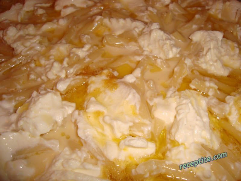Снимки към Макарони със сирене и захар на фурна