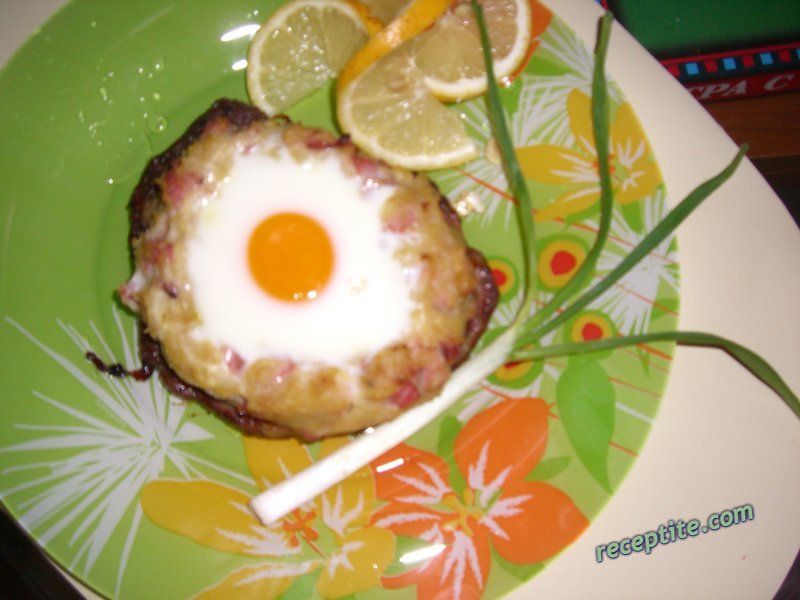 Снимки към Пържоли с картофено гнездо