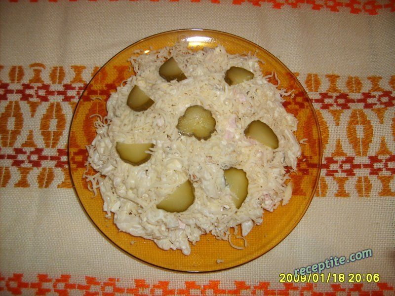 Снимки към Макаронена салата с кашкавал
