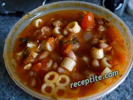 Снимки към Боб с макарони