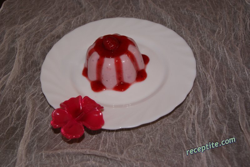Снимки към Ягодова корона