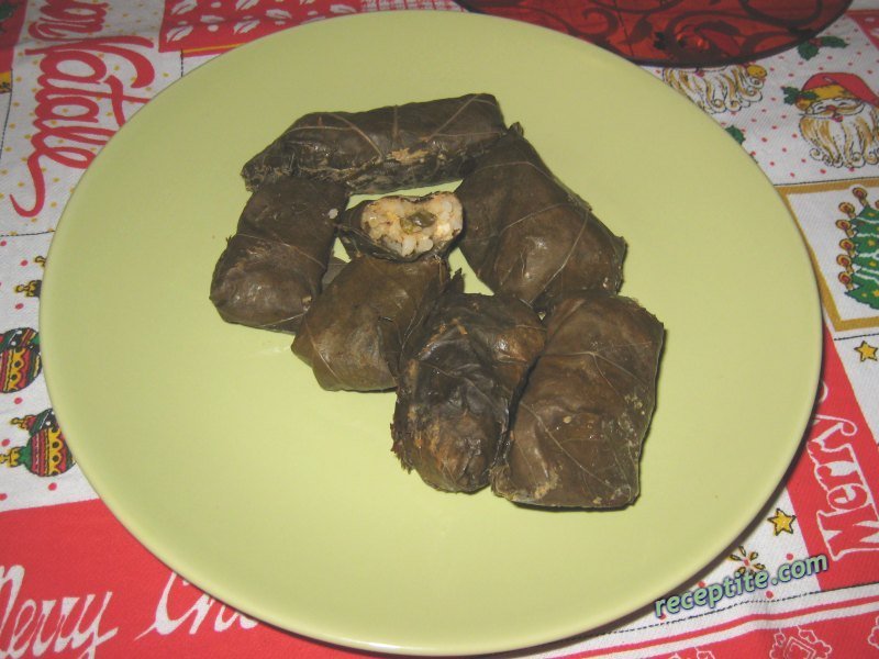 Снимки към Лозови сарми с булгур и сирене