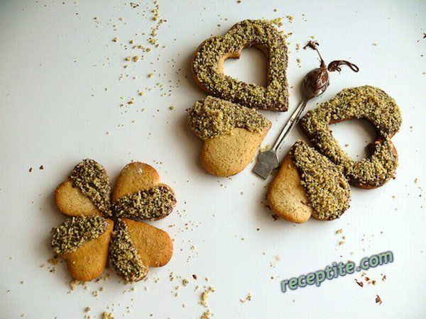 Снимки към Медени сърца с шоколад и орехи