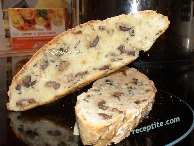Снимки към Бърз хляб с маслини и джоджен