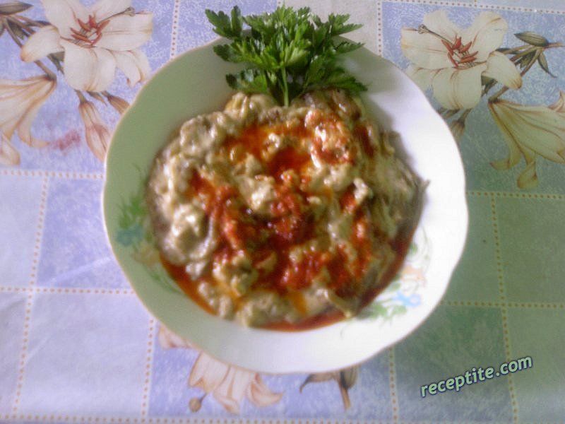 Снимки към Печени чушки по Панагюрски