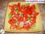 снимка 1 към рецепта Салата от пресни сурови чушки и домати
