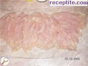 снимка 1 към рецепта Мариновано пилешко руло с кренвирш