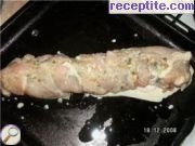 снимка 4 към рецепта Мариновано пилешко руло с кренвирш