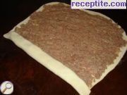 снимка 2 към рецепта Месно руло в тесто на пара със сос