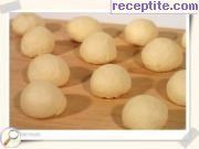 снимка 1 към рецепта Кифлички с ориз и яйца