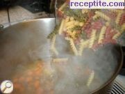 снимка 7 към рецепта Домашна пилешка супа с макарони