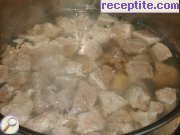 снимка 1 към рецепта Свинско месо с картофи в гювеч