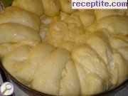 снимка 10 към рецепта Погача-питка с пълнеж