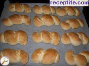снимка 9 към рецепта Пресукани хлебчета на конци