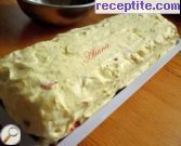 снимка 11 към рецепта Ягодова торта с ванилово-сметанов крем