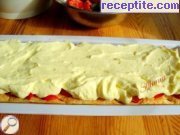 снимка 9 към рецепта Ягодова торта с ванилово-сметанов крем