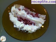 снимка 18 към рецепта Ягодова торта с ванилово-сметанов крем