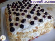 снимка 20 към рецепта Ягодова торта с ванилово-сметанов крем