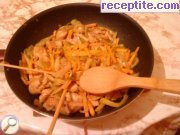 снимка 4 към рецепта Свинско със зеленчуци по китайски