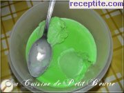 снимка 2 към рецепта Хрупкави палачинкови кошнички с ментов йогурт