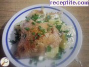 снимка 1 към рецепта Пиле с картофи, майонеза и чесън