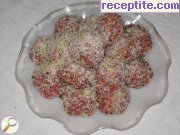 снимка 1 към рецепта Бисквитено-орехови бонбони с ром
