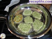 снимка 3 към рецепта Пилешки кюфтета с броколи