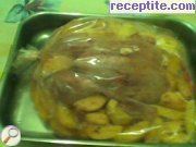 снимка 1 към рецепта Пиле в плик с картофи и гъби