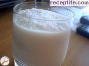 снимка 3 към рецепта Бисквитен десерт с млечен крем Криси