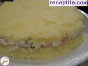 снимка 5 към рецепта Картофена торта с руска салата