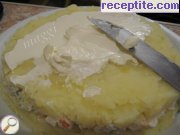 снимка 6 към рецепта Картофена торта с руска салата