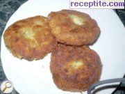 снимка 4 към рецепта Картофени кюфтенца с лук и сирене
