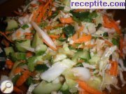 снимка 4 към рецепта Салата със зеле, домат, морков и краставица